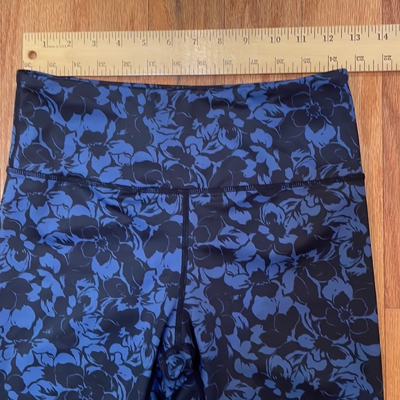 ZYIA Woman’s Leggings Size 6-8 Blue Floral Print - Picture 4 of 8